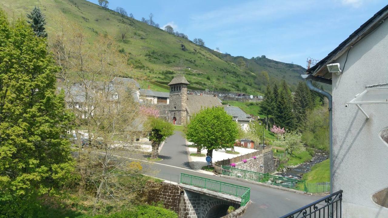 Maison Du Pays De Salers Dans Le Parc Des Volcans D'Auvergne Saint-Projet-de-Salers Exterior foto